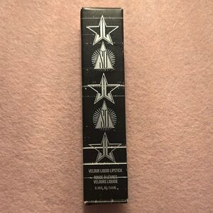 Jeffree Star Velour Liquid Lipstick in pink” OH MY GOD”